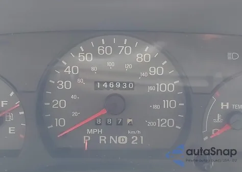 2005 Mercury Grand Marquis Gs z USA, uszkodzony, nr VIN 2MEFM74W05X617718